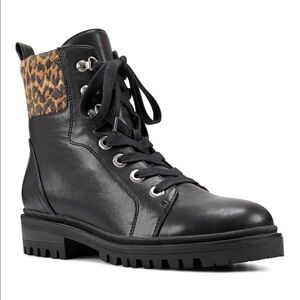 Nine West Wylie combat boot zipper pull on leopard black shoe 6